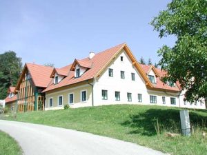 Gebäudesanierung Haussanierung Holzbau Niederösterreich